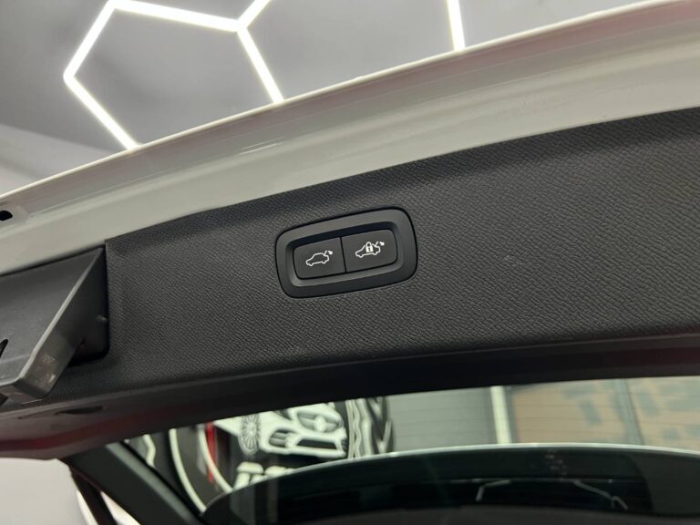 autobazar_4d9e90d0d4cd4f633639768bbe6a365f