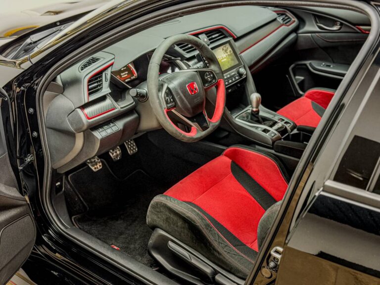 photo-1775901956