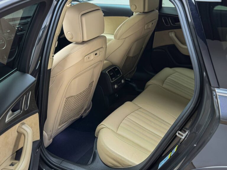 photo-1770375851