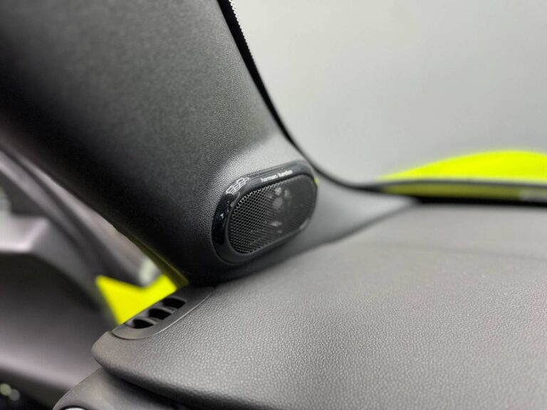 photo-1774091287