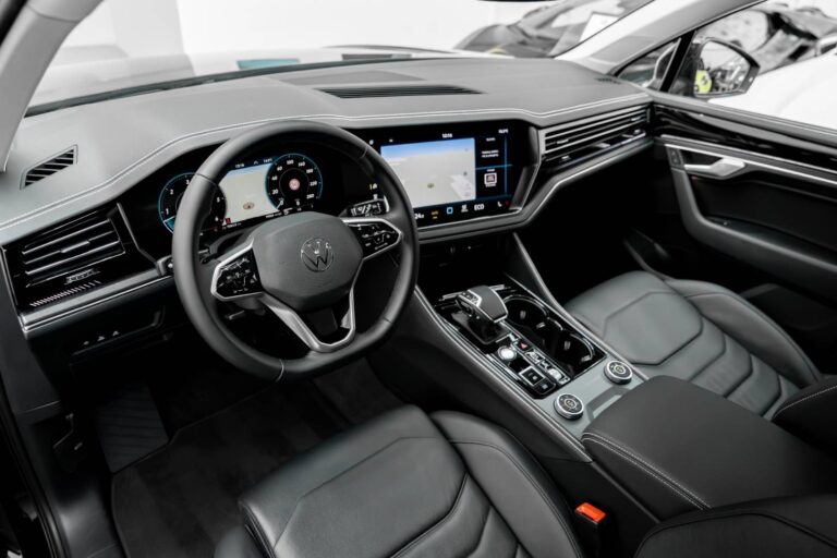 photo-1781517679