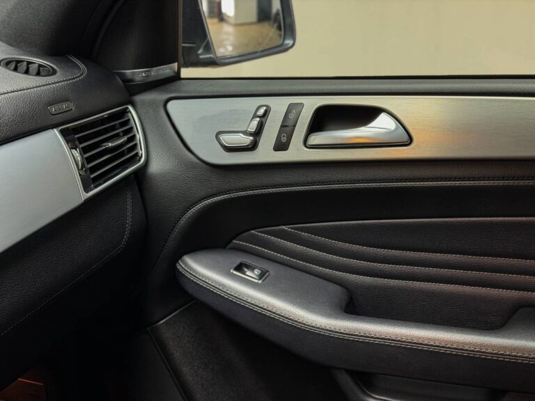 photo-1773652551